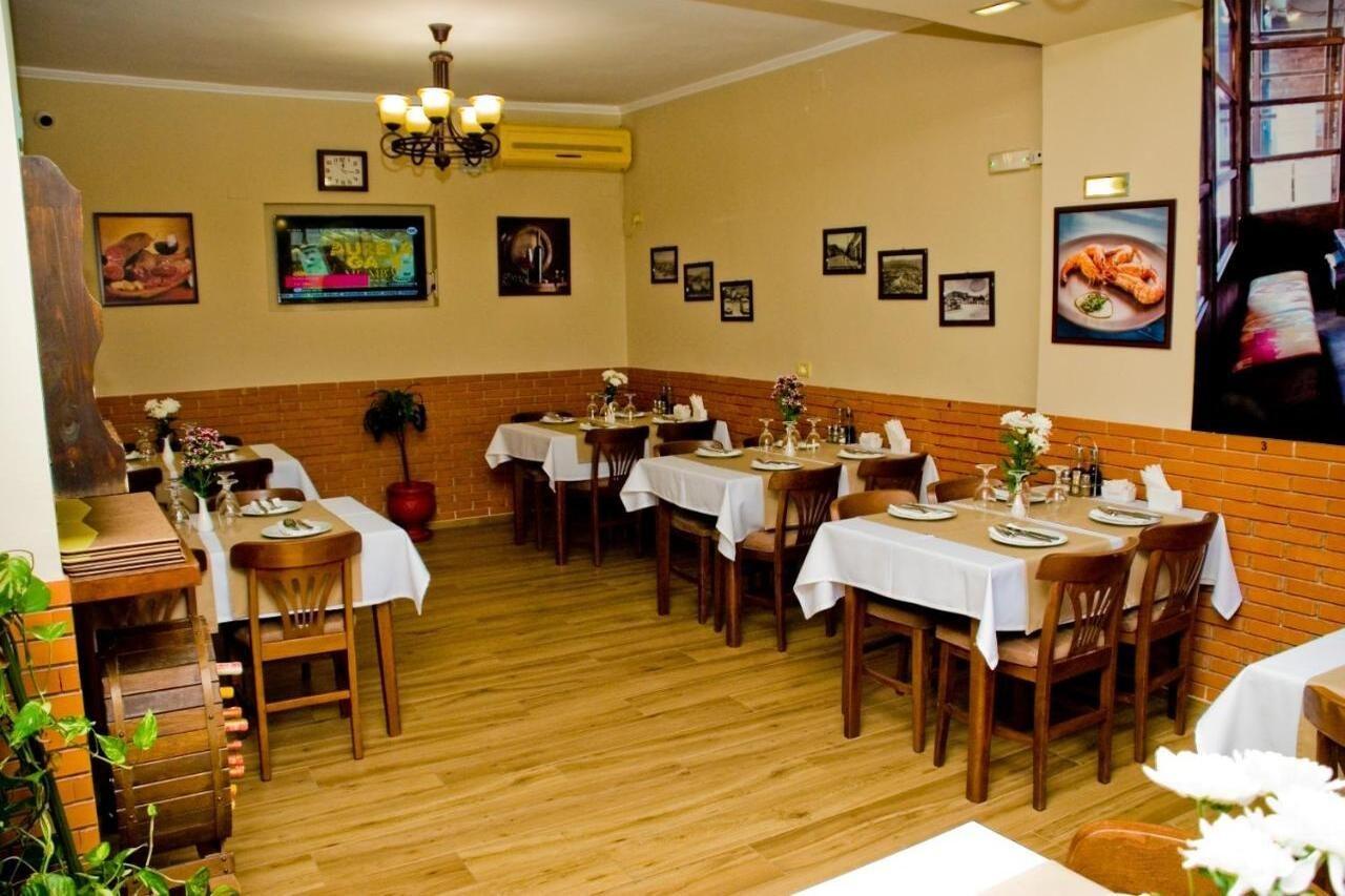 Hotel 4 Stinet Влёра Экстерьер фото
