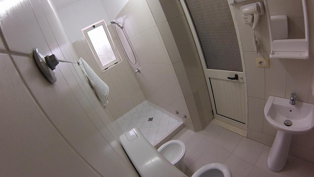 Hotel 4 Stinet Влёра Экстерьер фото