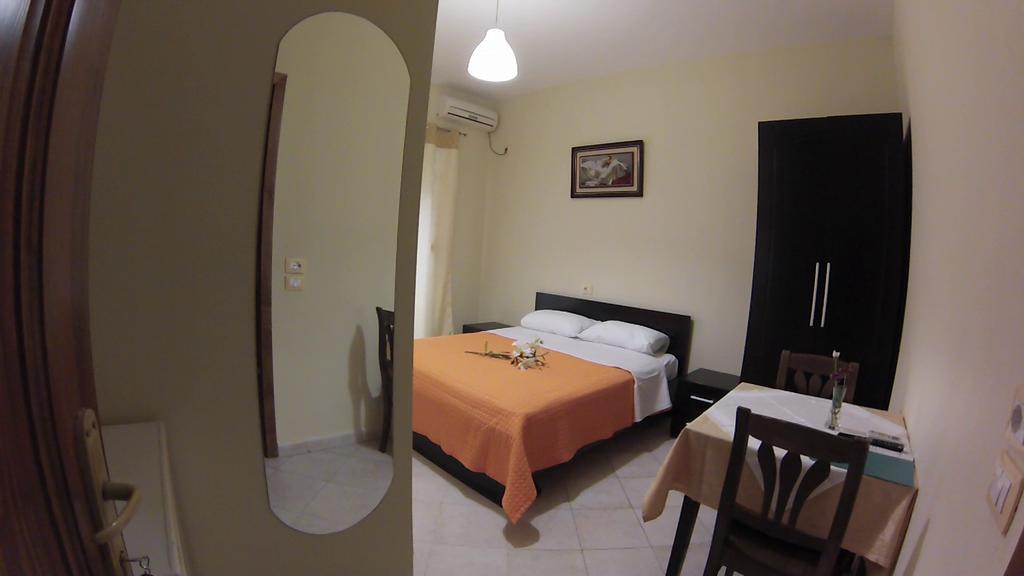 Hotel 4 Stinet Влёра Экстерьер фото