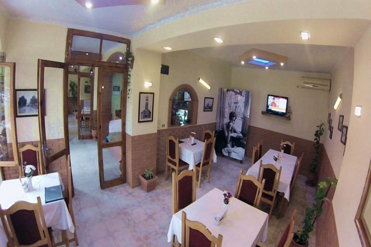 Hotel 4 Stinet Влёра Экстерьер фото