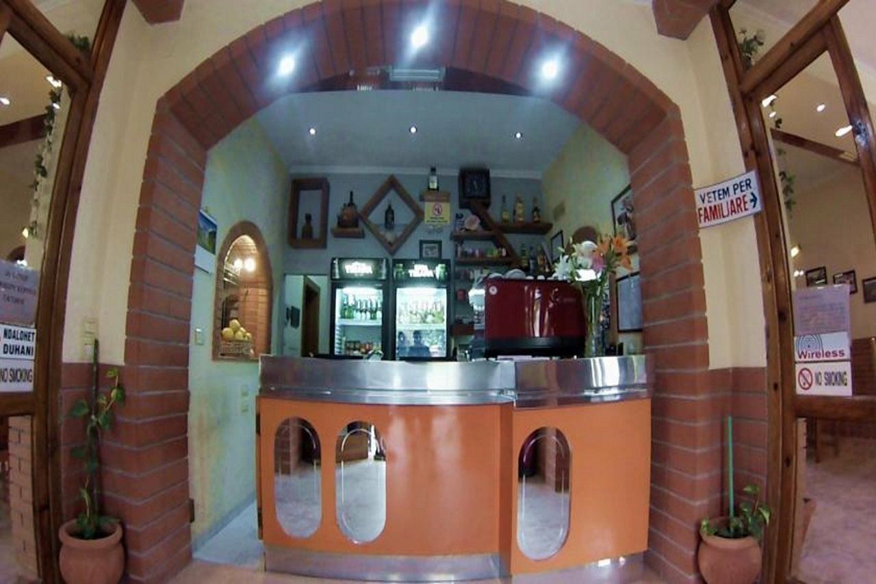 Hotel 4 Stinet Влёра Экстерьер фото